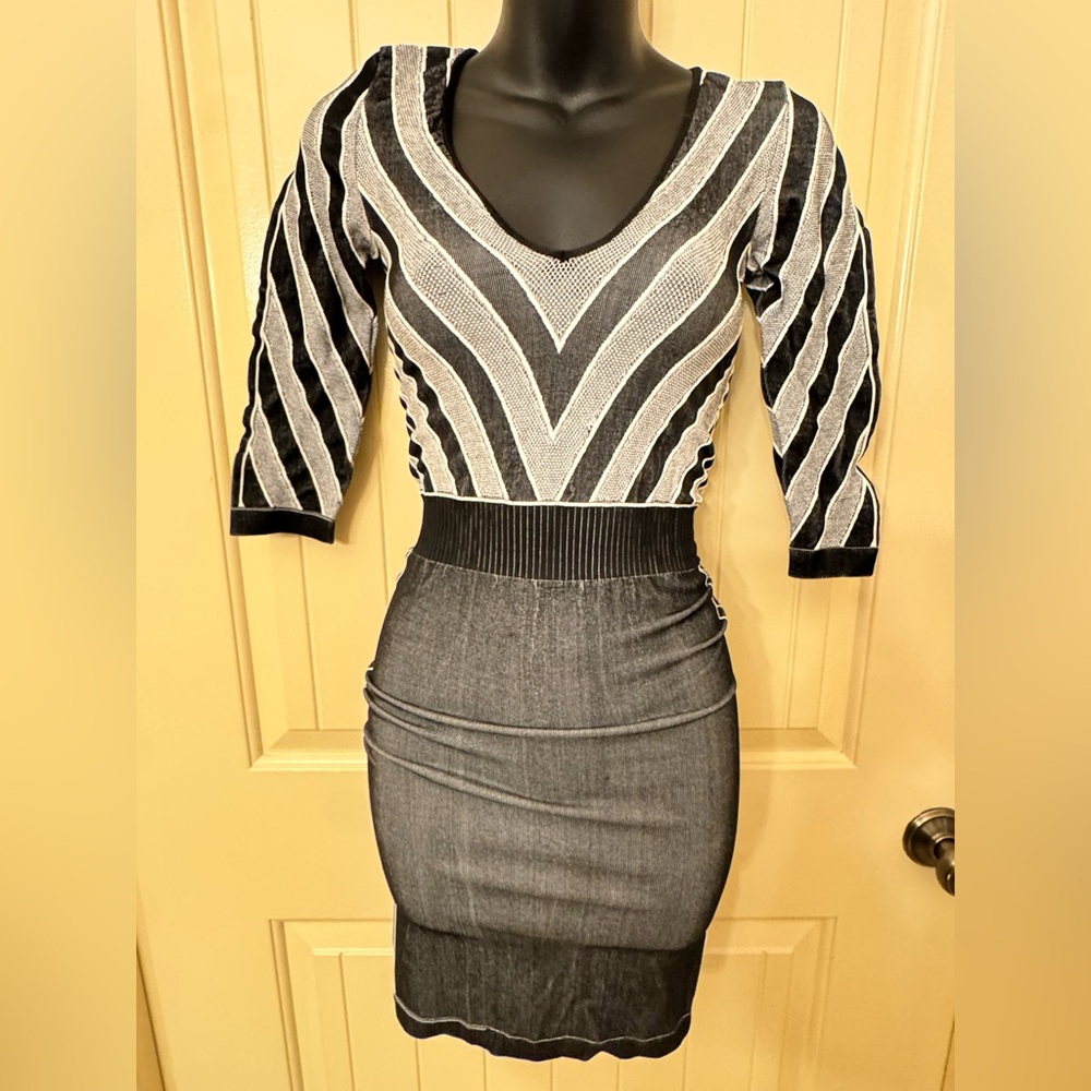 Y2K Pre owned Bebe Black and Gray bodycon dress size PSMALL